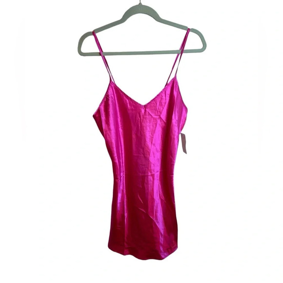NWT CINEMA ETOILE HOT PINK SLIP - Picture 1 of 4